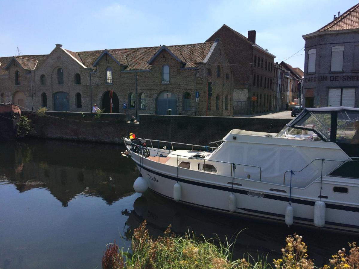 Cottage On The Canal Кортрейк Екстериор снимка